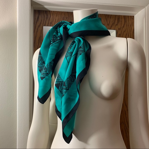 Vintage Scarf - Picture 2 of 4